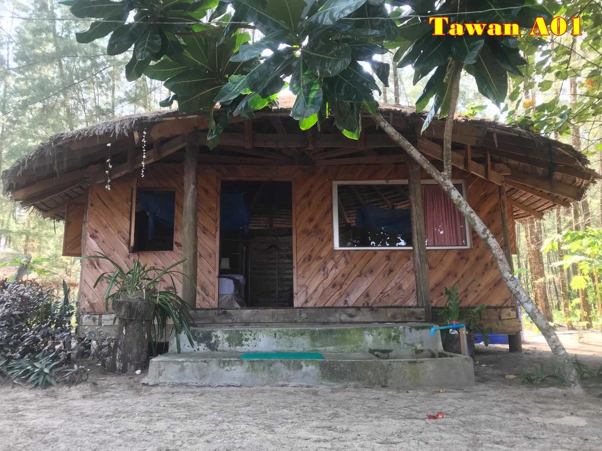 Tawan Bar And Bungalow Otel Ko Phra Thong Dış mekan fotoğraf