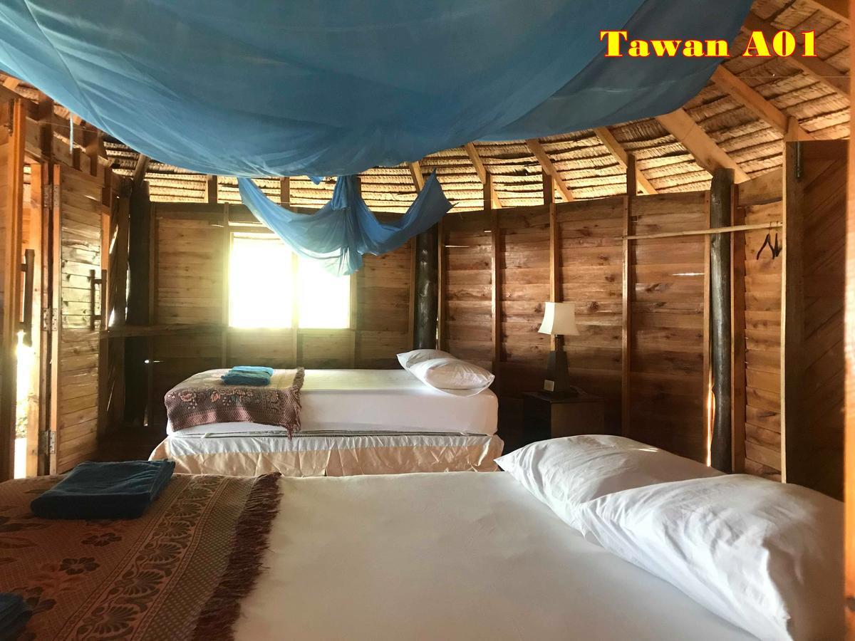 Tawan Bar And Bungalow Otel Ko Phra Thong Dış mekan fotoğraf