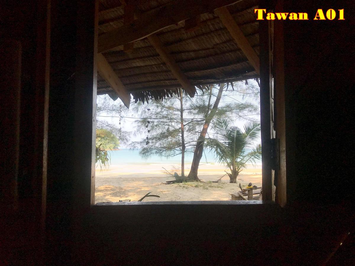 Tawan Bar And Bungalow Otel Ko Phra Thong Dış mekan fotoğraf