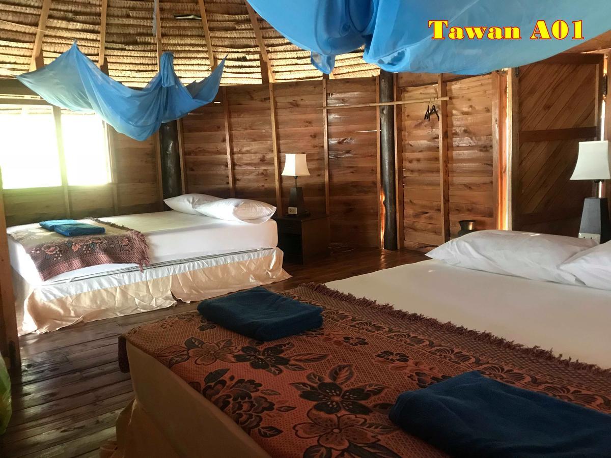 Tawan Bar And Bungalow Otel Ko Phra Thong Dış mekan fotoğraf